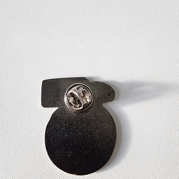 Modcloth Fashionably Late Pin - Picture 2 of 3